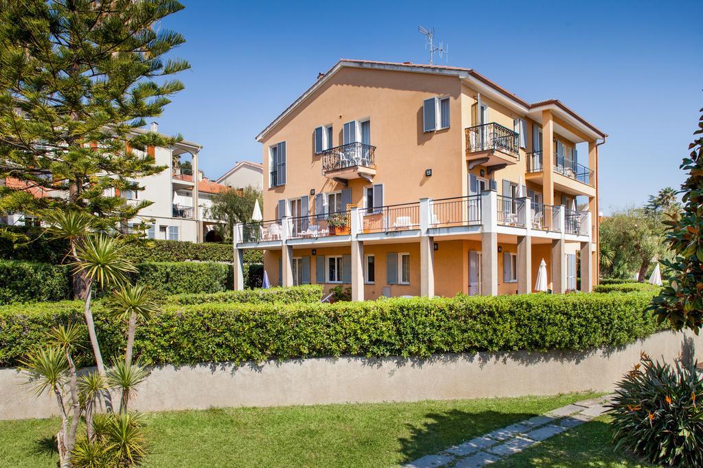 Il Borgo Della Rovere San Bartolomeo Al Mare Exterior foto
